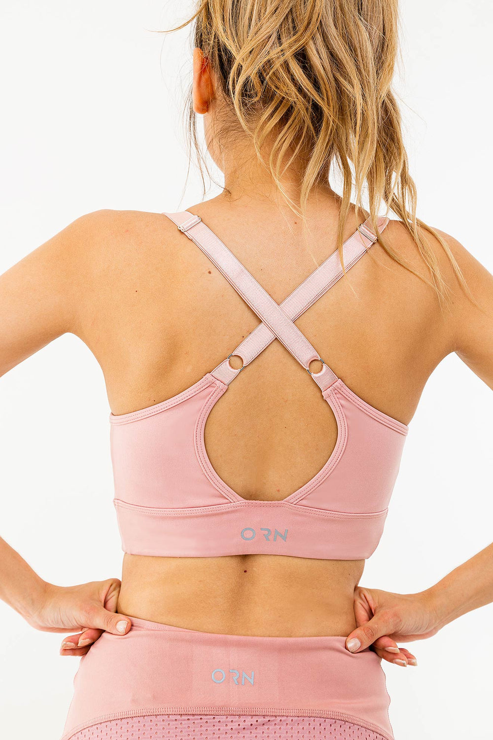 Bra Racerback con Tirantes Cruzados - QUINTO ELEMENTO - ORN ACTIVEWEAR